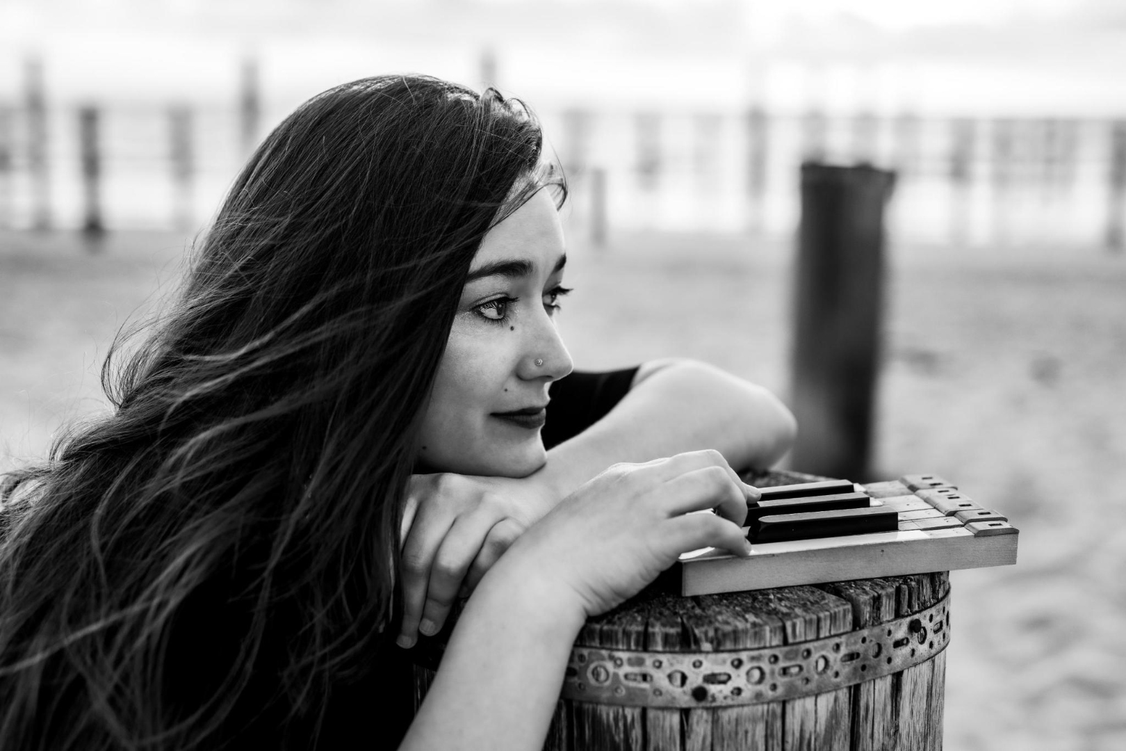 Heather Pinkham portrait at the sea